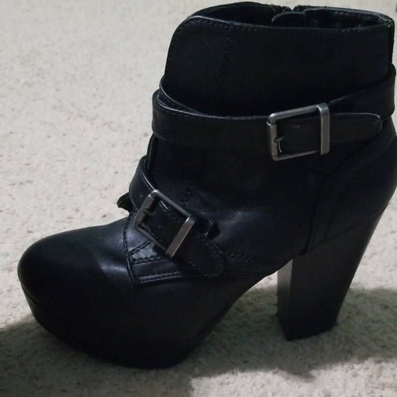 Boota - Picture 2 of 3